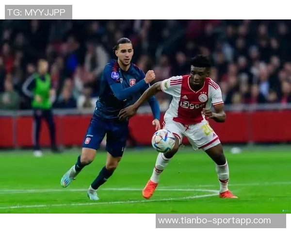 德国裁判茨瓦尔执法切尔西与阿贾克斯对决引发关注